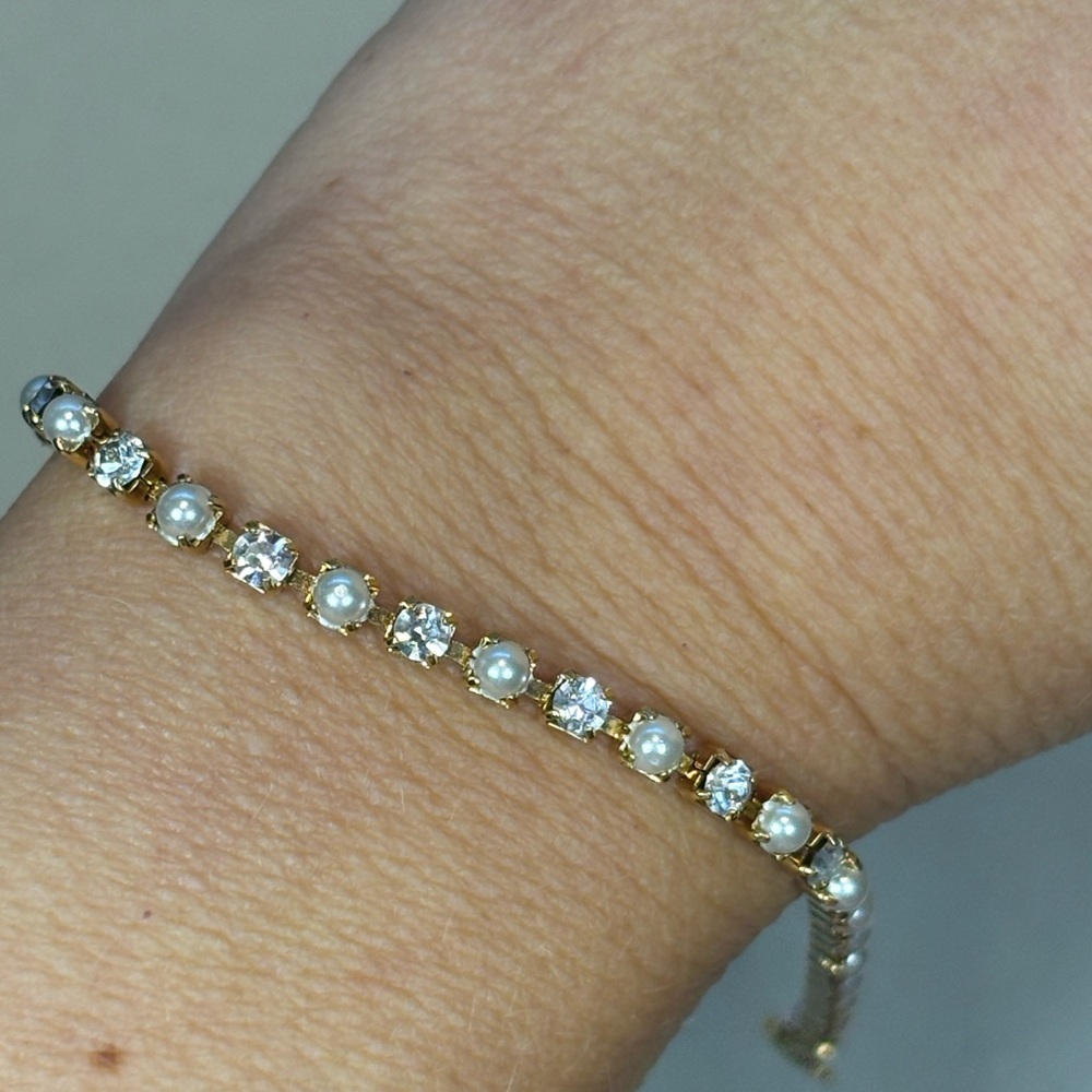 Avon Faux Pearl and Rhinestone Tennis Bracelet